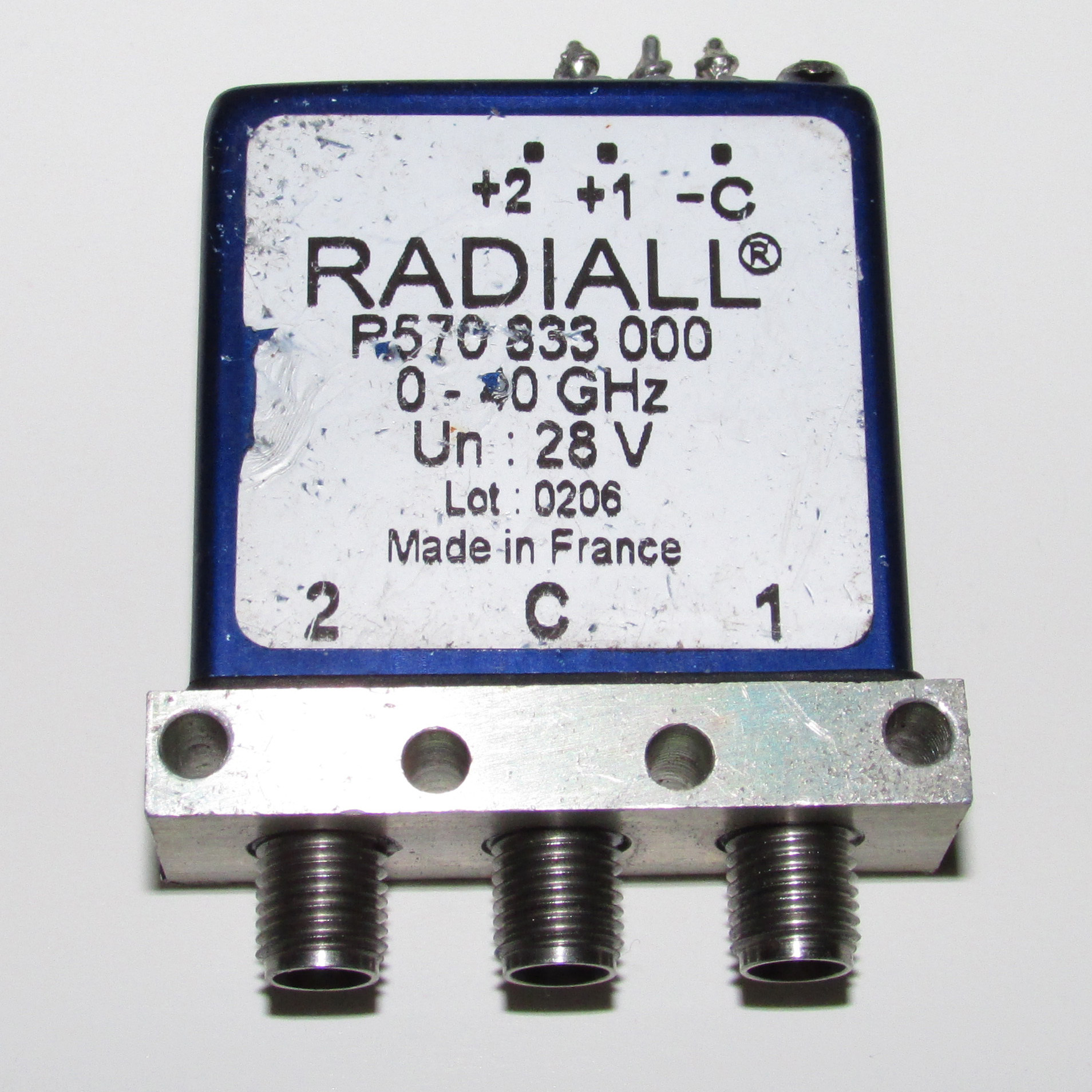 RADIALL R570833000 DC-40GHz 28V single pole double throw RF microwave switch (self-holding)